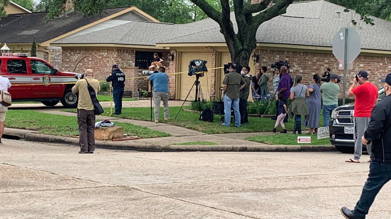 Las autoridades llegaron al lugar después de recibir el reporte de una persona secuestrada, para su sorpresa se encontraron con 90 personas.