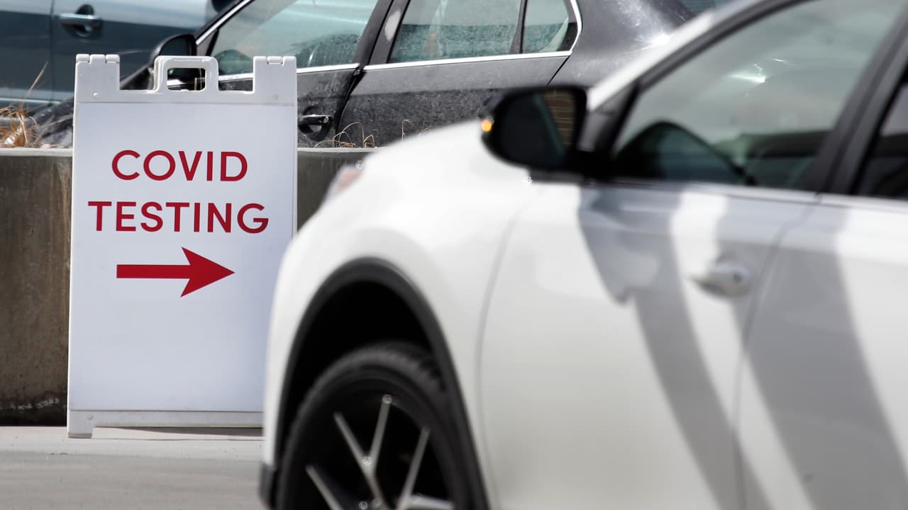 Varios miembros de una familia contraen coronavirus y culpan al resultado de una prueba de detección