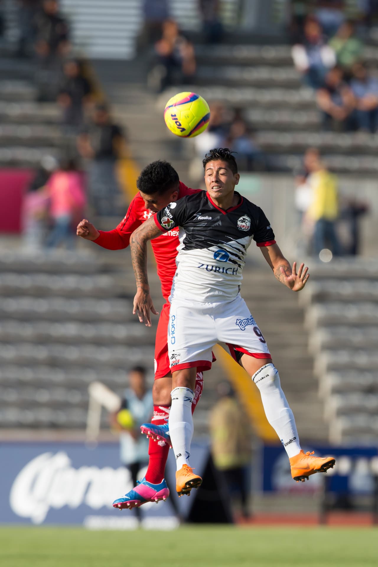 Lobos vendió cara la derrota pero al final no pudieron hacer frente al mejor juego de sus rivales.