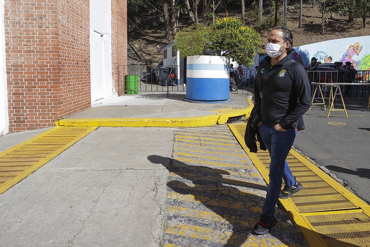 En León aseguran que "no hay tiempo que perder" tras salida de Holan