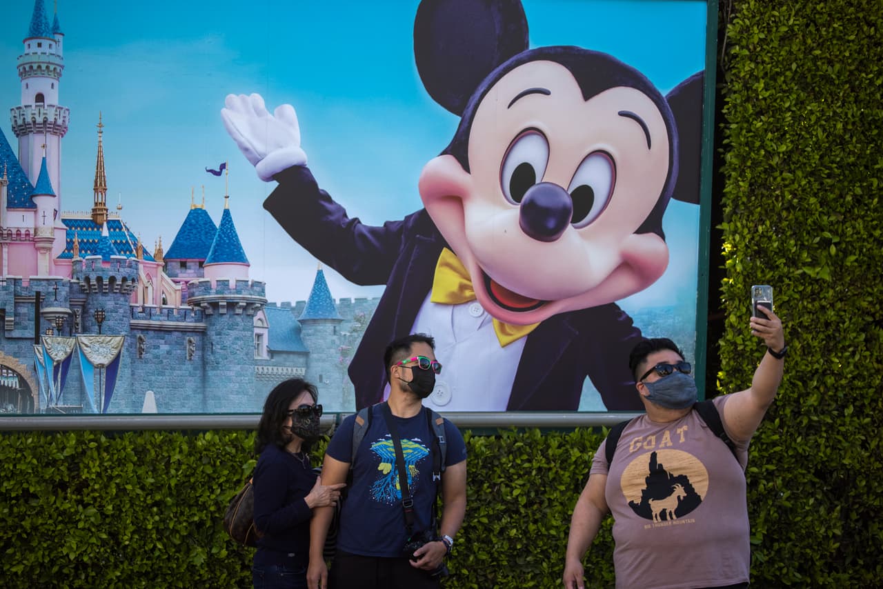 Disneylandia no es 'el lugar más feliz del mundo' (para trabajar): denuncia una heredera de la familia Disney