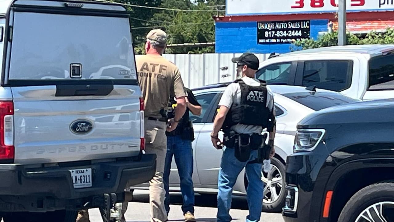 Un oficial de Tarrant resulta herido al intentar hacer una orden de arresto