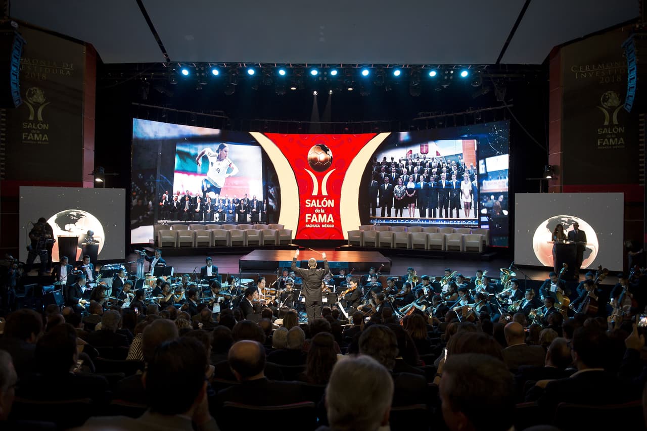 Con motivo de la Ceremonia de Investidura del Salon de la Fama 2018, en el Salon Gota de Plata en Pachuca, Hidalgo, una gran cantidad de personalidades del fútbol internacional se congregaron.