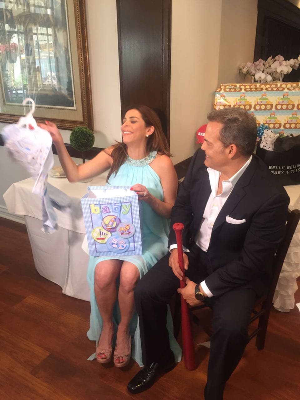 Ropita para el pequeño Michael Víctor.