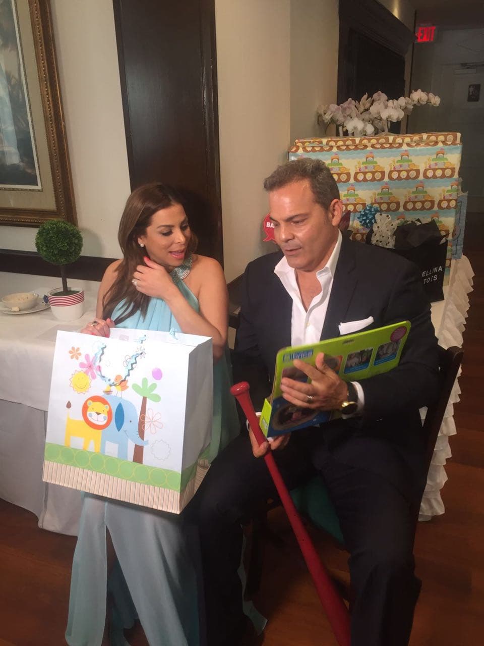 Muchos juguetes para Michael.