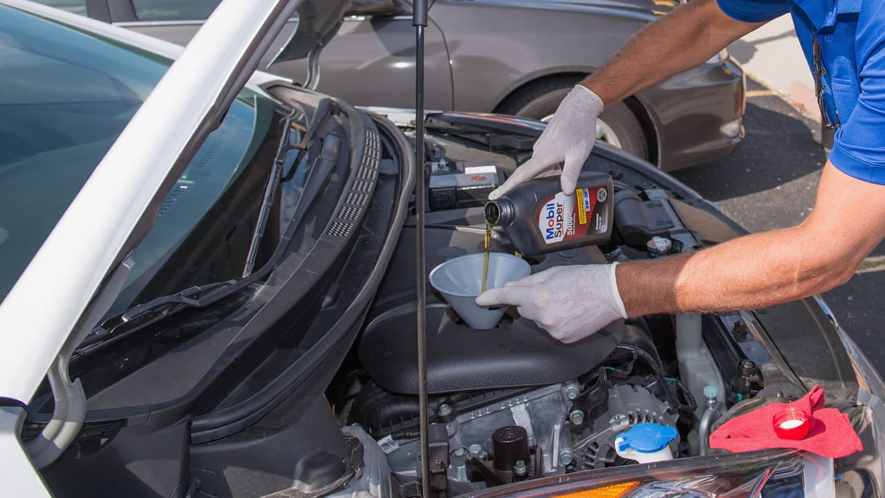 Evita ser uno de los 17 mil conductores que estiman rescatar de las carreteras en la semana de Thanksgiving