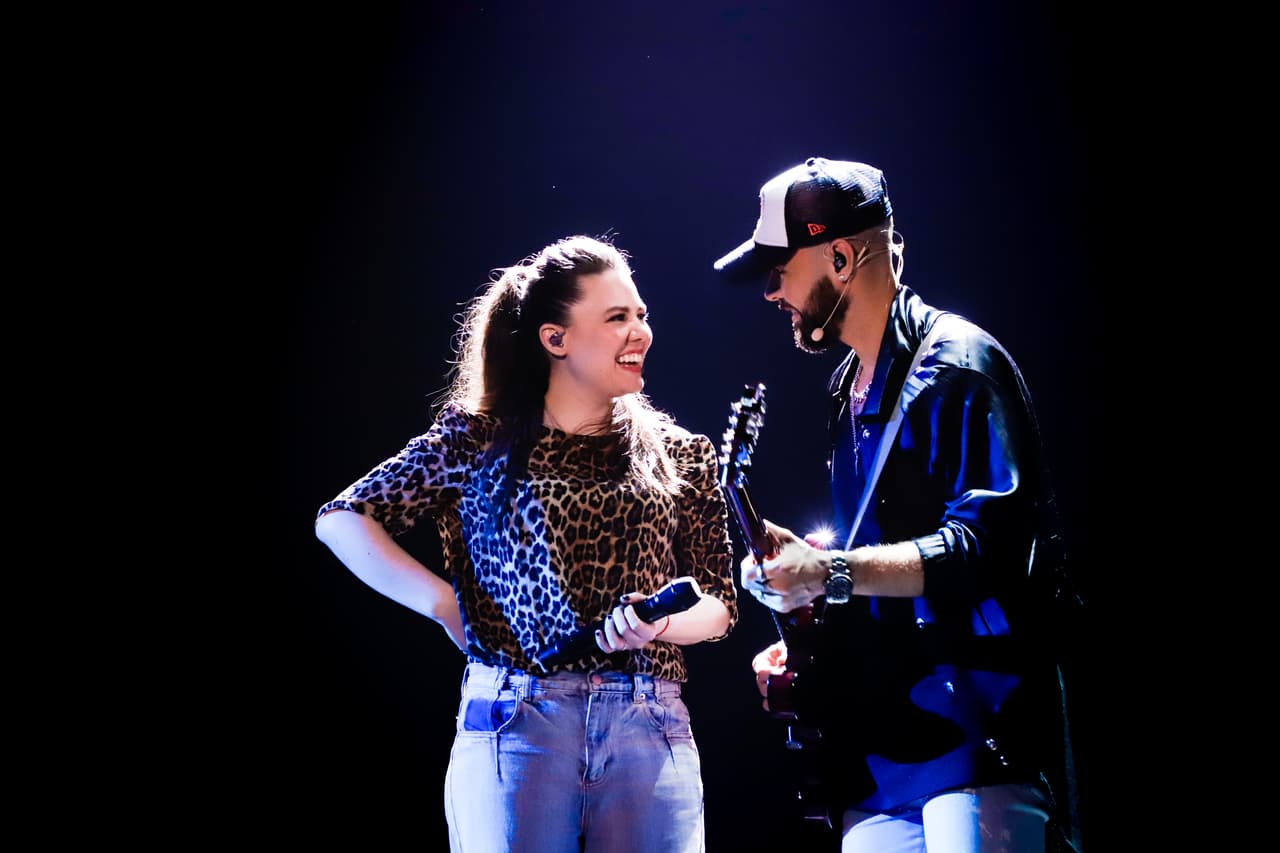 Jesse & Joy están tan apasionados con la canción que cantarán en este show, que tuvieorn un doble ensayo.