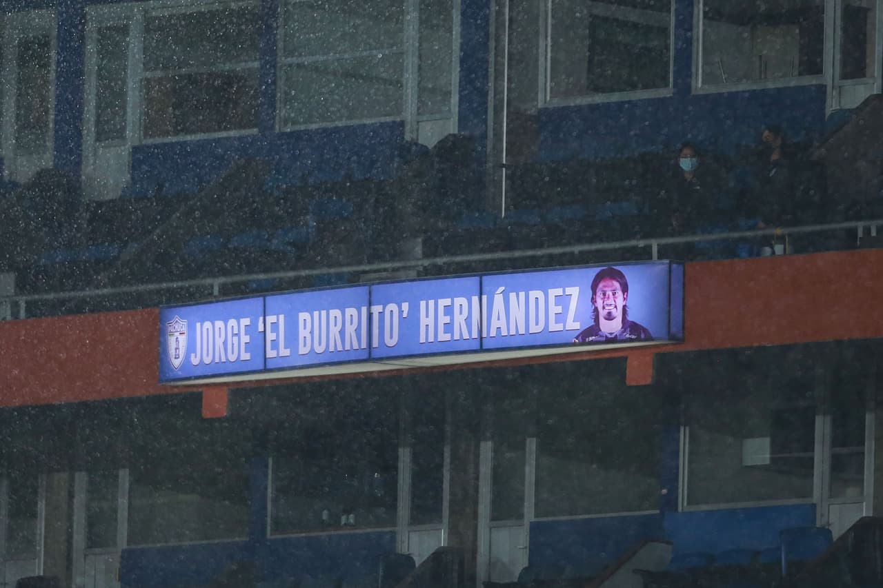 Los Tuzos se fueron con ventaja al descanso tras los tantos de Nicolás Ibáñez y Luis Chávez, pero Ángel Sepúlveda rescató el empate para los Gallos; José Angulo había adelantado a los visitantes.