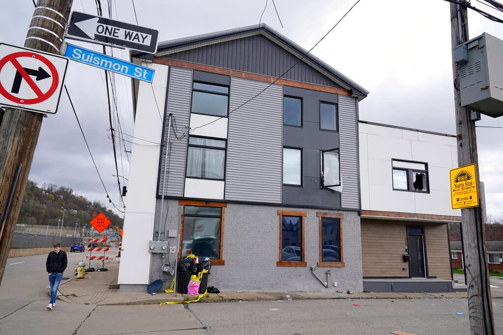 El contrato de alquiler prohibe ese tipo de eventos y obliga a abstenerse de ruidos innecesarios en el horario de 10:00 de la noche a 7:00 de la mañana.