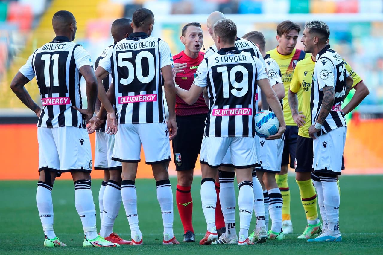 Udinese logra sacar empate de último minuto y con 10 hombres en la cancha ante Bologna 1-1 durante la octava fecha en la Serie A. Musa Barrow abrió el marcador al 67', pero fue Beto Betuncal quien anotó al 82' para poder repartir puntos.