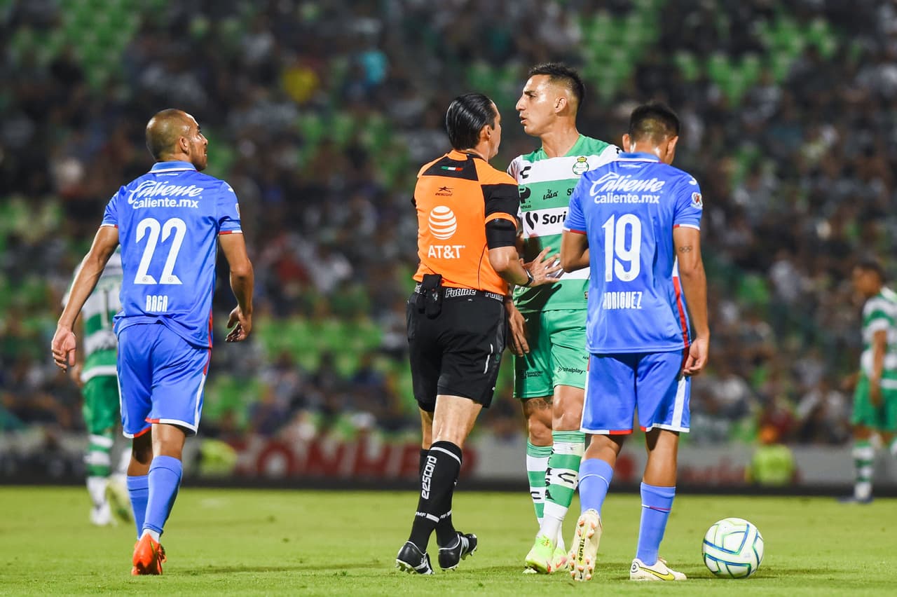 Santos fue contundente y goleó a Cruz Azul que sigue sin enocntrar la regularidad en el Apertura 2022.