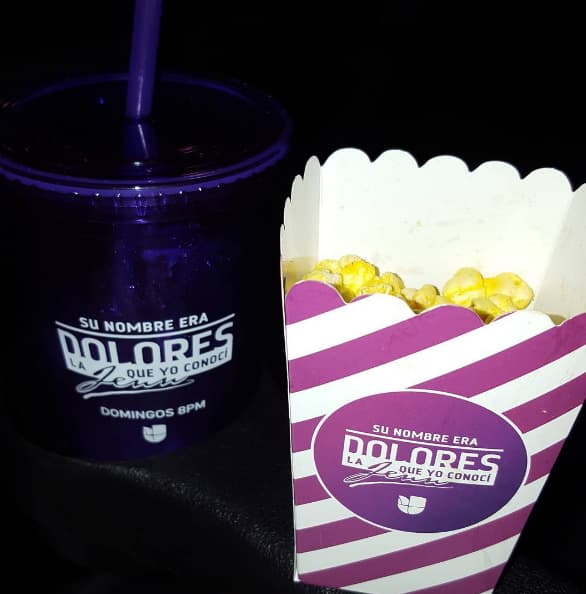 No pudieron faltar las más ricas palomitas y refrescos para ver una gran historia.