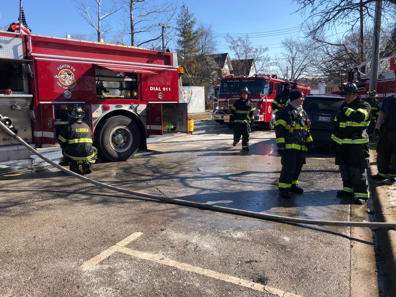 Los bomberos de Aurora informaron sobre un incendio que habría empezado entre las 7 y las 8am en el bloque 200 de West Donwer.
<br>