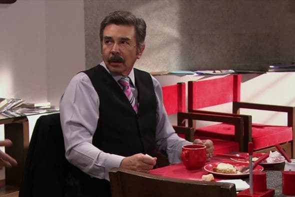 No obstante, le hará ver su suerte a Briones, pues ahora quiere ser tratado como un rey, aunque no esté en su casa.