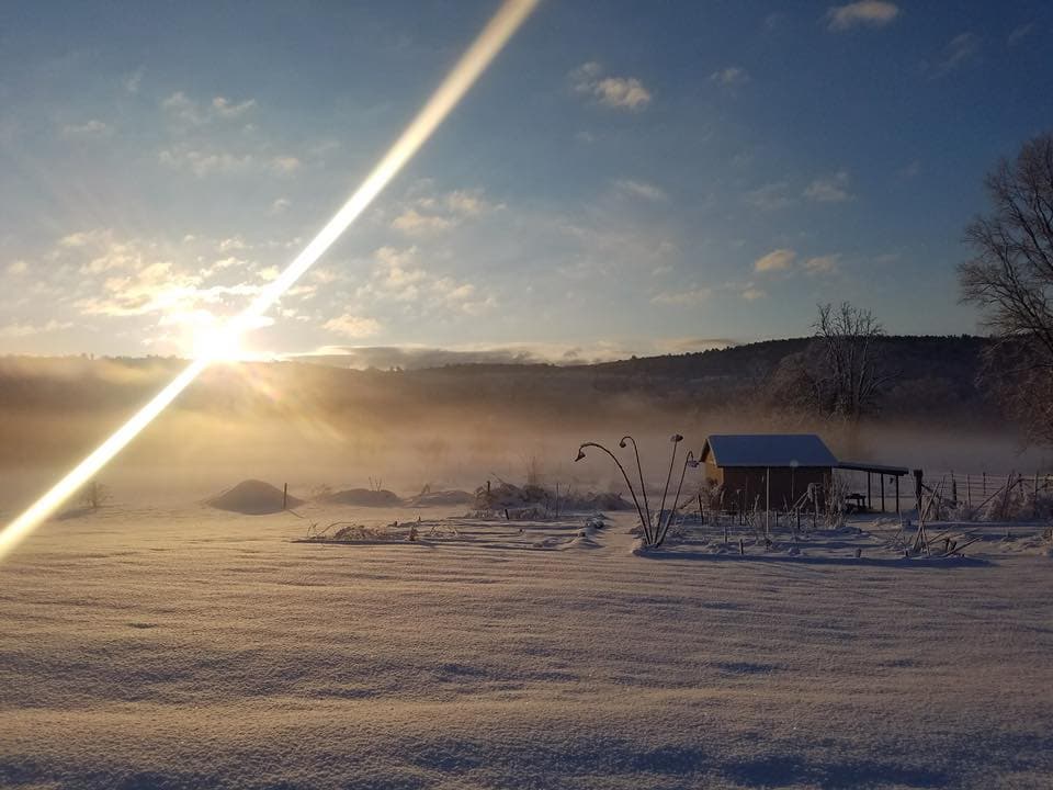 Toda la región fue una frontera de la Guerra Francesa e India. Las aldeas rurales históricas de los siglos XVIII y XIX permanecen intactas en el lado de Nueva Jersey, y los paisajes de asentamientos anteriores se encuentran dispersos por todo el parque.