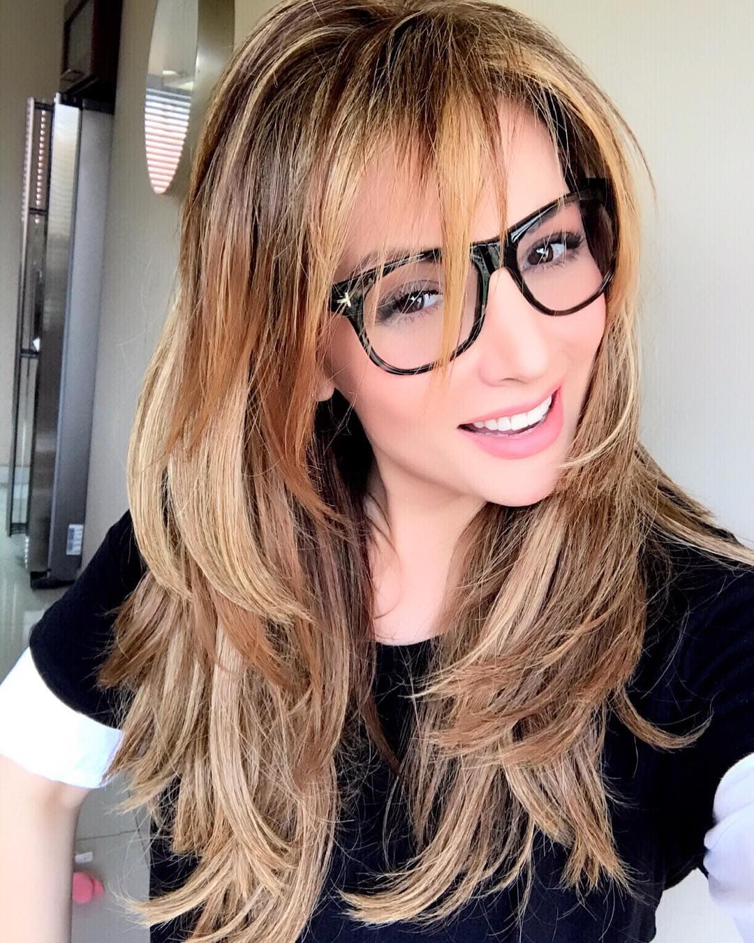 <b><a href="http://www.univision.com/temas/paty-navidad">Navidad</a></b> aseguró no haberse operado la cara, pero el cambio físico sí es muy evidente, tanto que muchos de sus fanáticos la compararon con 
<b><a href="http://www.univision.com/temas/thalia">Thalía</a></b>.