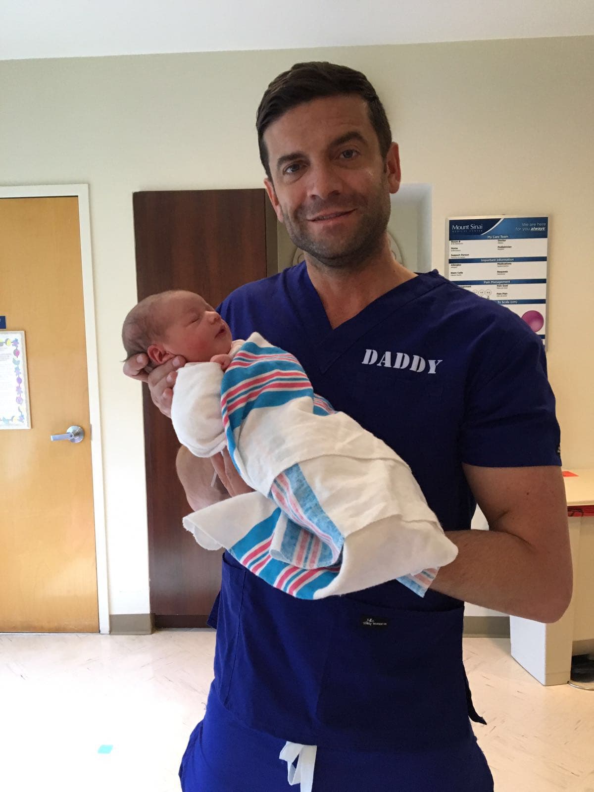 Este Día del Padre fue muy especial, Aaron es ahora también el papito de Alana.