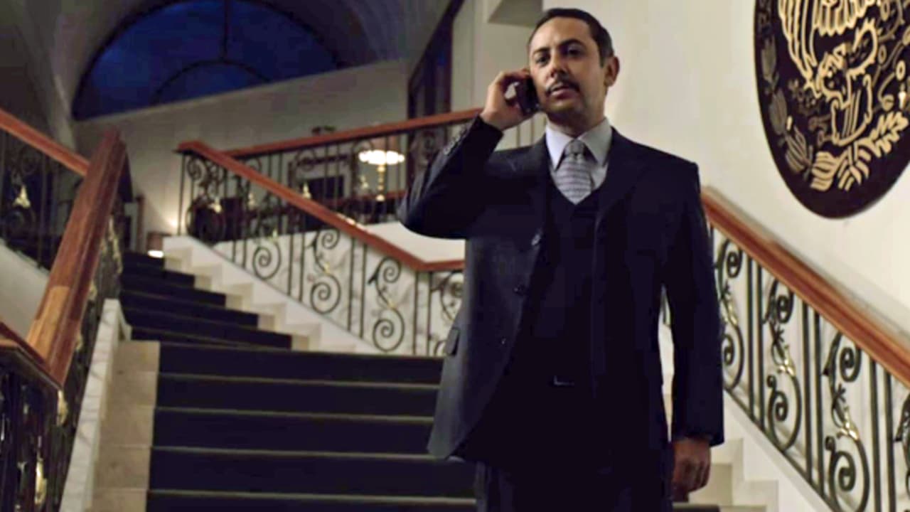 ‘Don Sol’ le informó a ‘El Chapo’ que el nuevo presidente lo necesitaría para cumplir con sus planes de gobierno. ¿Qué nuevas redes de complicidades tejerán juntos? Descúbrelo el próximo domingo a las 10PM/ 9C por Univision.