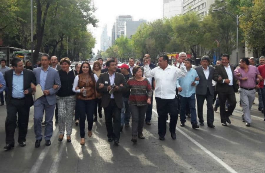 Alcaldes exigen el dinero robado y piden a Peña Nieto atender la crisis en Veracruz