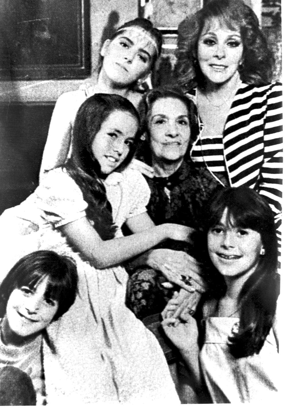 <a href="http://www.univision.com/temas/silvia-pinal"><b>Silvia Pinal</b> </a>tuvo cuatro hijos, de los cuales dos se dedicaron al mundo de la actuación, siguiendo sus firmes pasos dentro de la farándula.