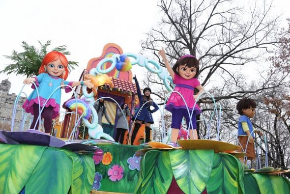Ese día los empleados decidieron salir a las calles de La Gran Manzana a desfilar presentando a los animales del zoológico de Central Park.