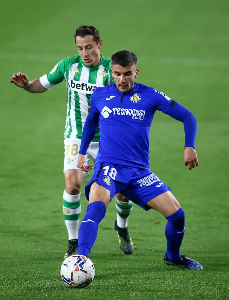 Canales falló un penal hacia los 76’ y el gol no llegaba al Benito Villamarín. Guardado salió al 78’. Hacia el final del duelo, Borja Iglesias (84’) no falló desde el manchón penal. En la siguiente jornada de La Liga, Betis visitará al Cádiz y Getafe recibirá al Valencia.