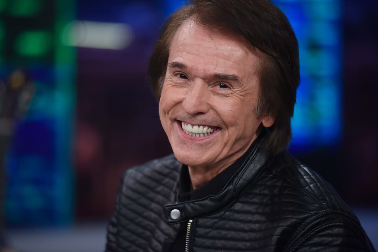 El cantante Raphael fue afortunado al recibir el hígado de un donante desconocido en 2003.