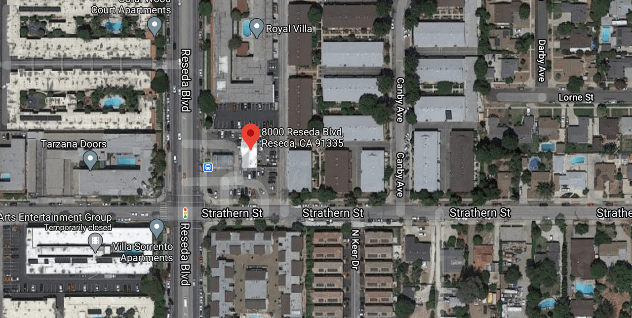 Los tres niños fueron encontrados muertos en la cuadra 8000 del bulevar Reseda, cerca de la calle Strathern, alrededor de las 9:30 am del sábado 10 de abril, de acuerdo con la Policía de Los Ángeles (LAPD).