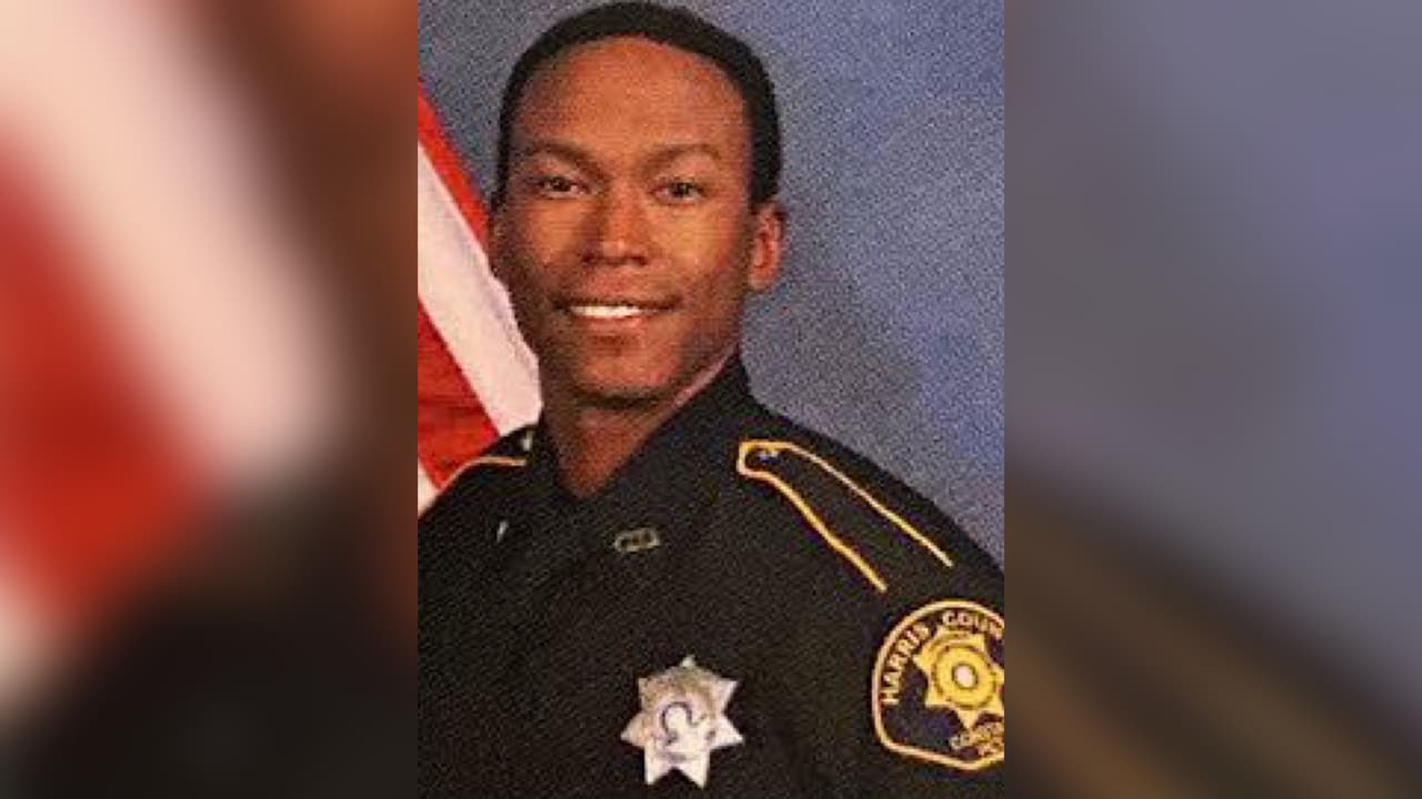 "Lamentamos esta trágica pérdida": matan a balazos a un oficial de Texas mientras manejaba a su casa