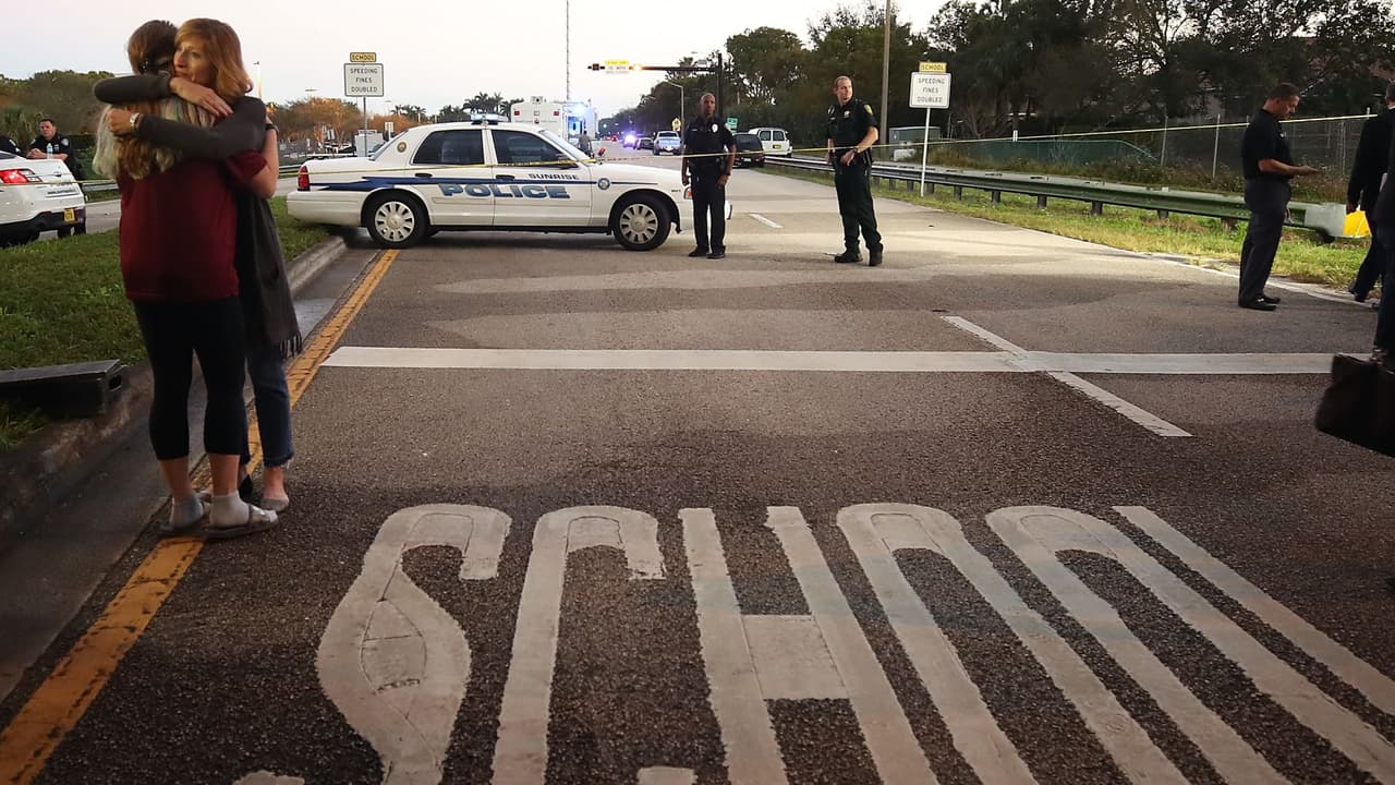 En Estados Unidos los tiroteos masivos se han vuelto "una epidemia, un cáncer", afirma alcalde de Dallas