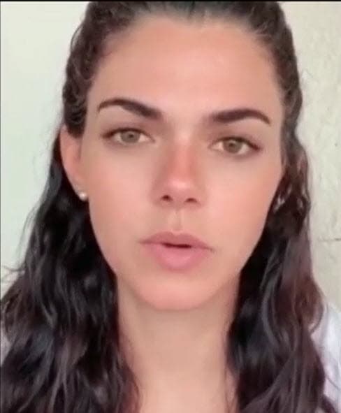 Al principio, 
<b><a href="https://www.univision.com/famosos/livia-brito-responde-tras-ser-acusada-de-agredir-a-un-fotografo-fotos" target="_blank">Brito negó los hechos </a></b>y aseguró que ella no estuvo en Cancún, pese a que se dieron a conocer videos tomados por algunos huéspedes del hotel Óleo en los que aparece la actriz al momento de la discusión con el fotógrafo.
<br>