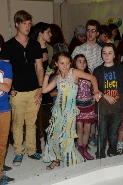 El divertido Yoshi ofreció una fiesta súper divertida que llenó de color el día mientra decoraban el gigantesco huevo ícono del nuevo juego del personaje. ¡Así bautizaron el videojuego!