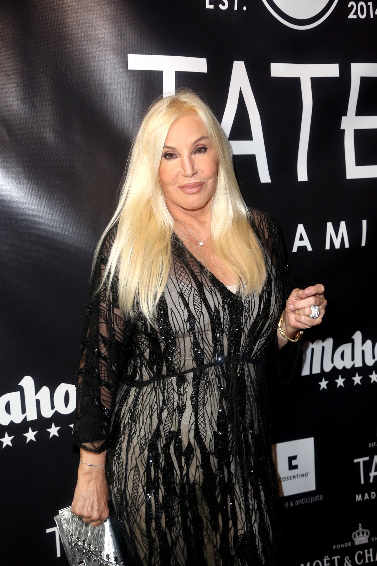 "No lo entiendo, 
<b><a href="https://www.univision.com/shows/el-gordo-y-la-flaca/alfredo-adame-cree-que-a-veronica-castro-no-le-permitiran-retirarse-de-su-profesion-no-tiene-ese-derecho-video" target="_blank">nunca me imaginé una cosa igual</a></b>, la verdad. No sé, la verdad que no lo puedo creer", comentó Giménez al show argentino.