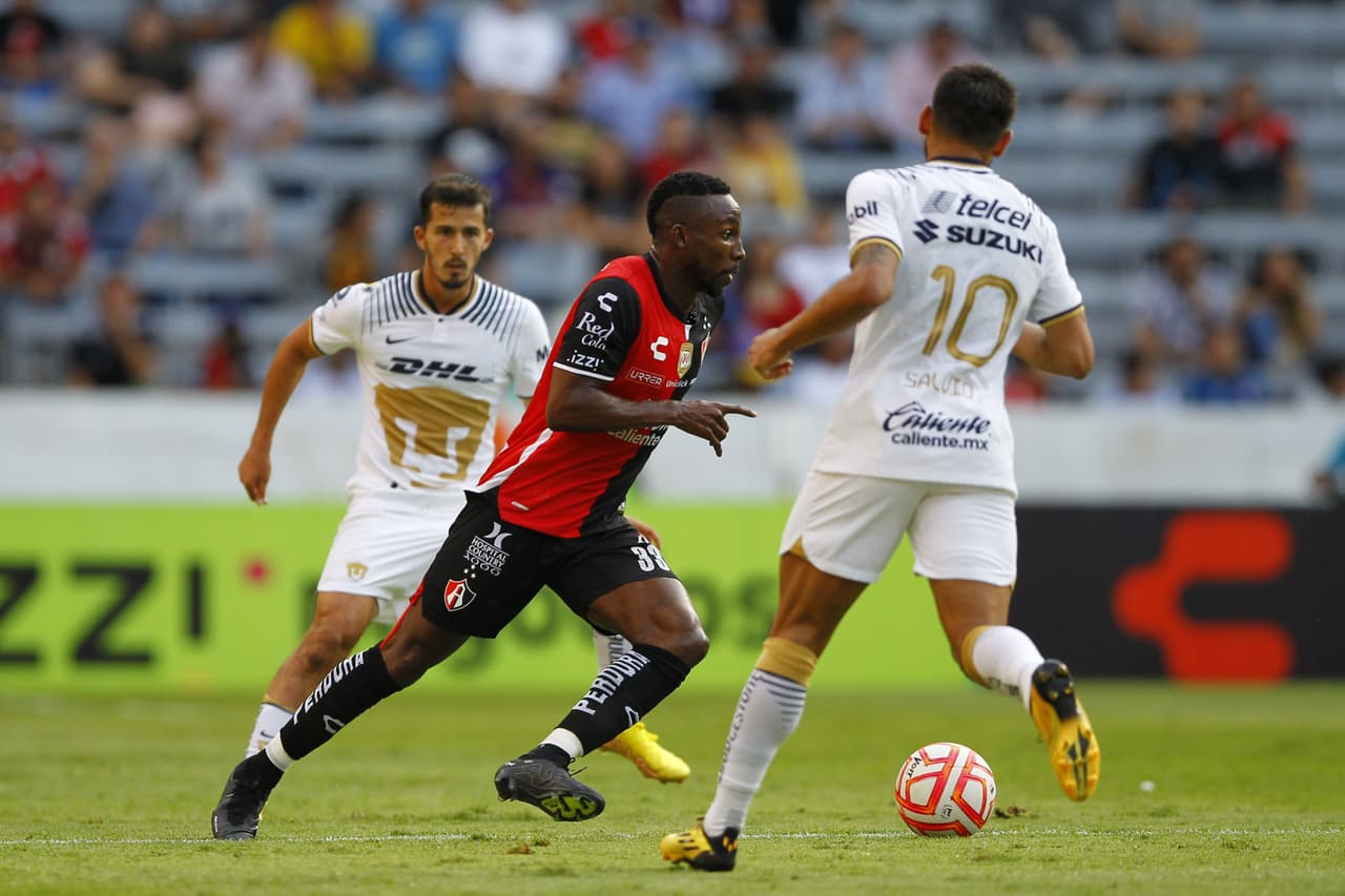 Atlas y Pumas se quedaron con las ganas y de la victoria al dividir puntos en un partido en el que humo emociones pero no goles.