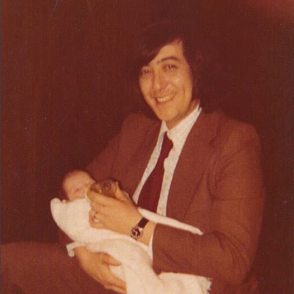 Y él es su padre 
<b>Don Yuri Mori</b>, quien falleció en febrero del 2016.