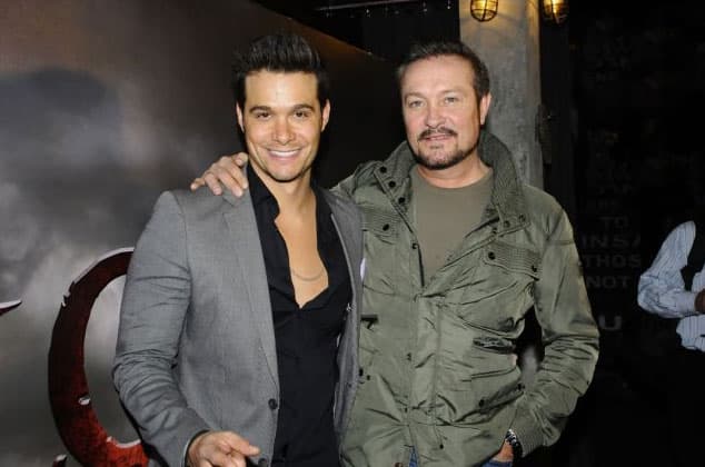 Todos conocemos a este par de galanes de telenovela, 
<b><a href="http://www.univision.com/temas/arturo-peniche">Arturo Peniche</a></b> le ha inculcado a su hijo 
<b><a href="http://www.univision.com/temas/brandon-peniche">Brandon</a></b> el amor por la actuación.