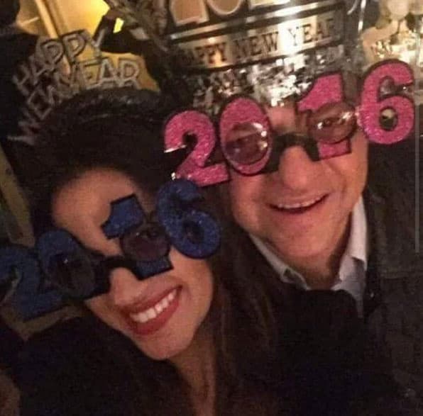 <b><a href="http://www.univision.com/temas/maite-perroni" target="_blank">Maite Perroni</a></b> es igual de divertida que su papá, se ve que comenzaron el año 2016 de fiesta.