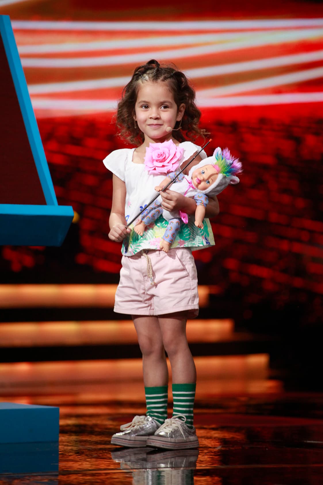 La pequeña estaba muy consciente de que la presentadora del reality show y ella habían nacido en el mismo estado mexicano, cosa que recordó a la hora de presentarle al público el libro de su vida.