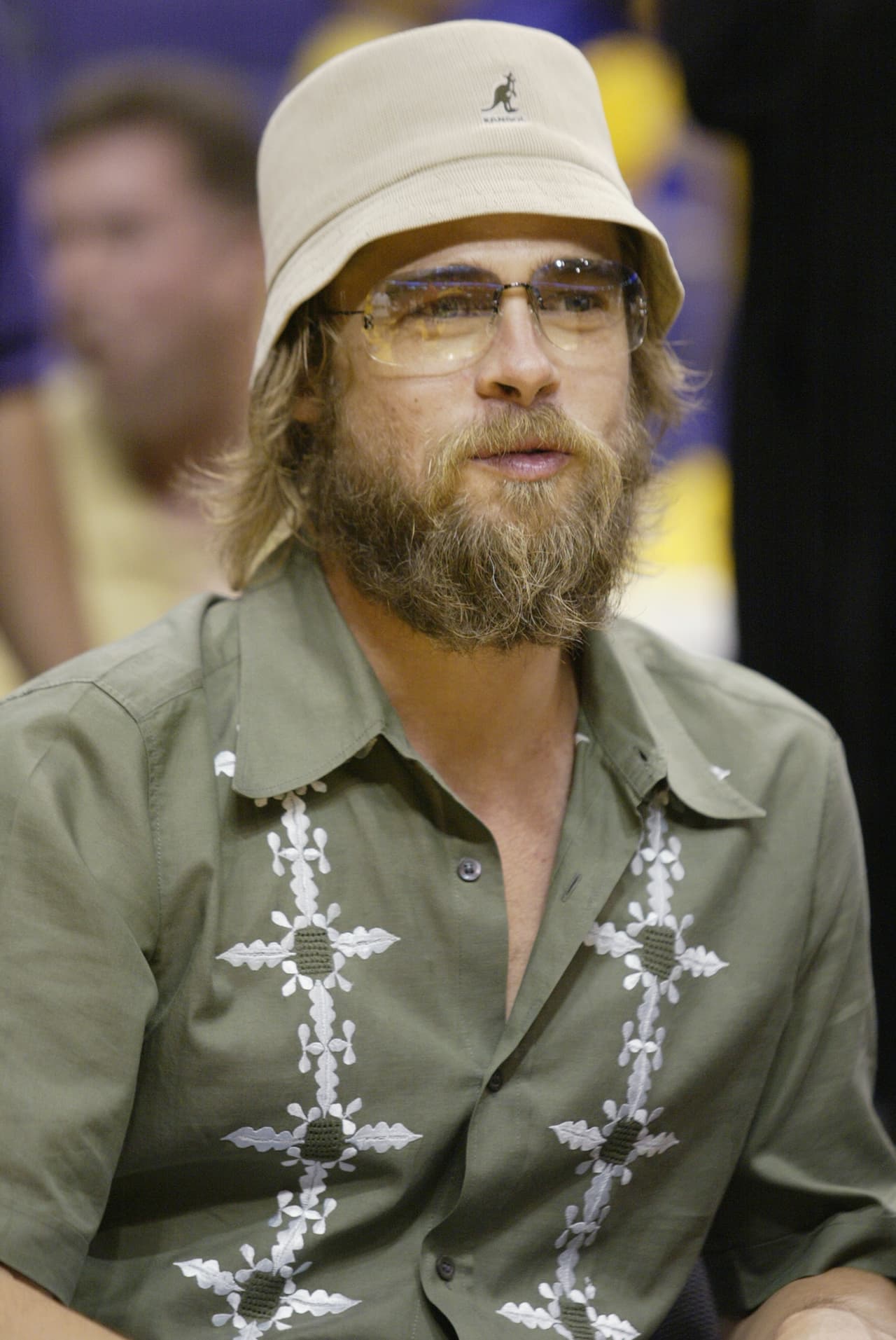 Atrás quedaron los años en que su barba y bigote complementaban su melena.