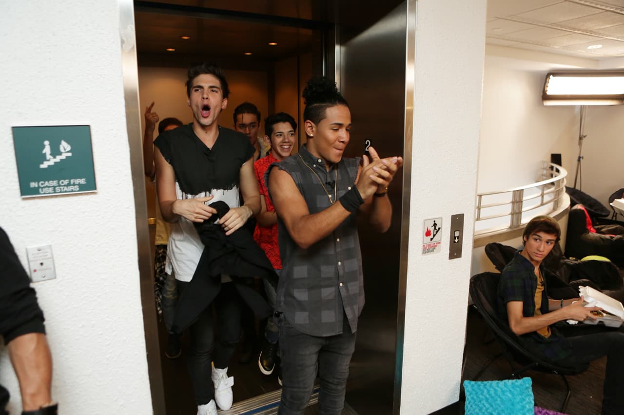 La presentación de los videos nos tuvo en el filo de las sillas. Ahora sit back, relax y mira todo lo que no salió en televisión.