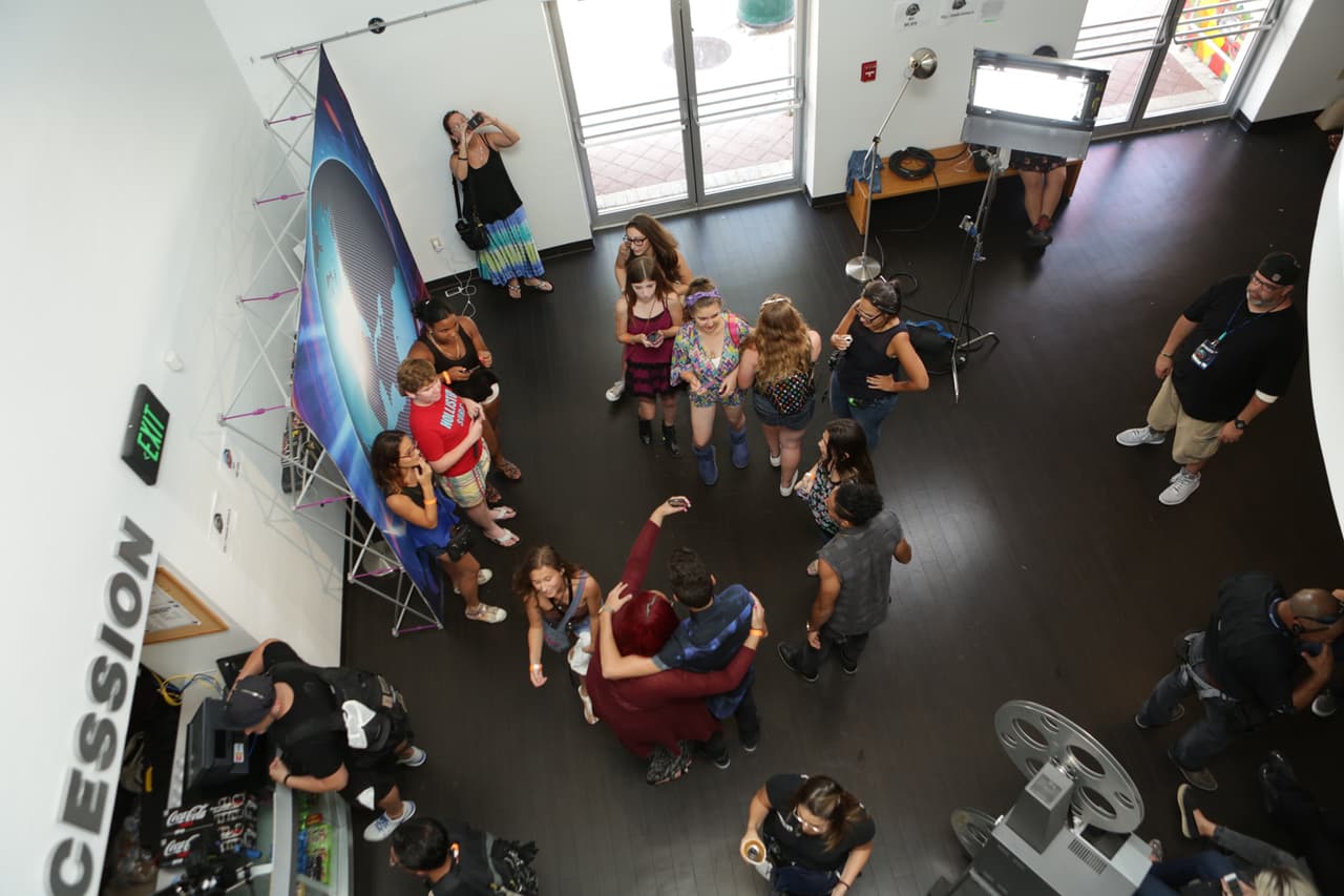 La presentación de los videos nos tuvo en el filo de las sillas. Ahora sit back, relax y mira todo lo que no salió en televisión.