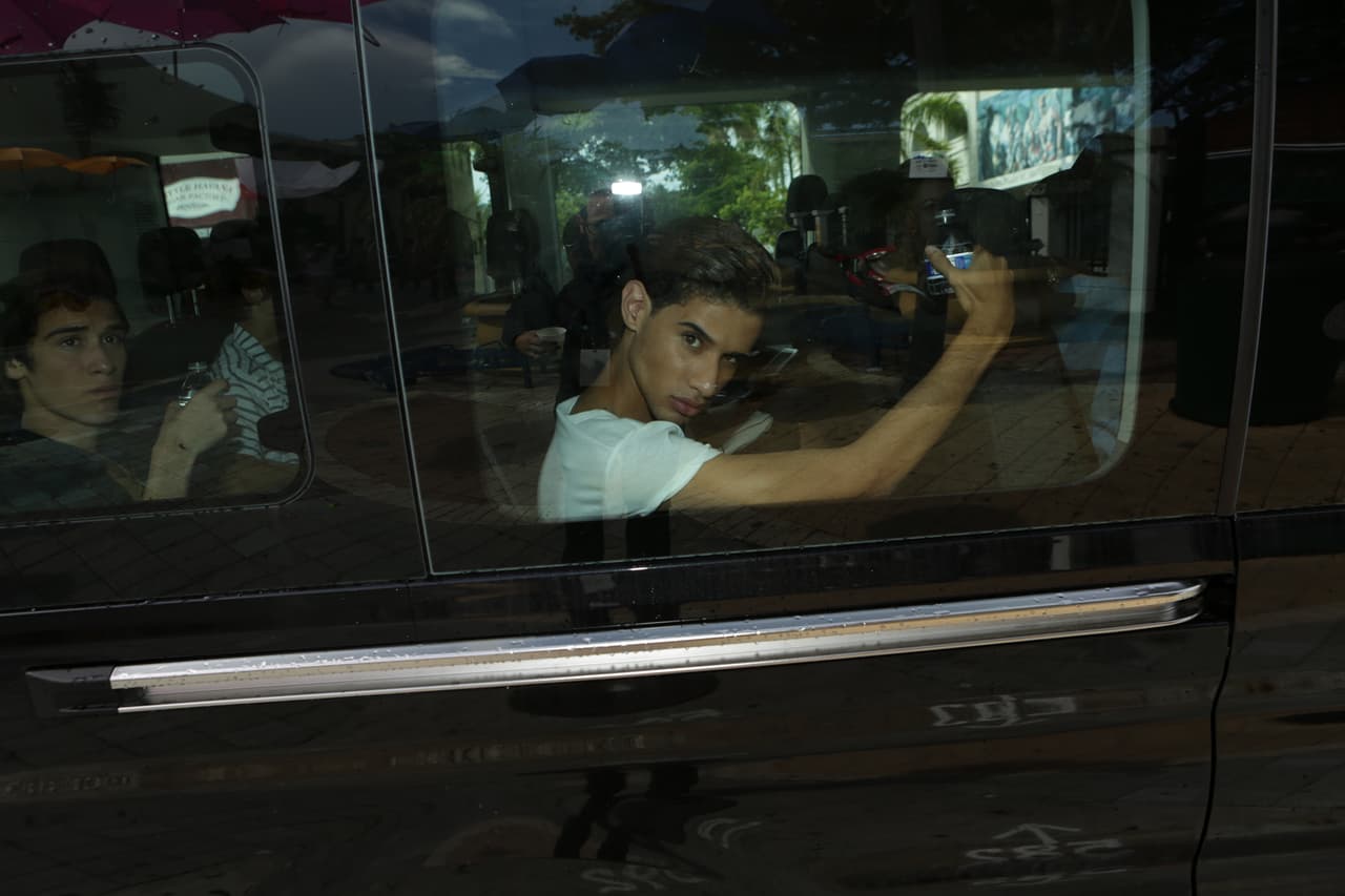 La presentación de los videos nos tuvo en el filo de las sillas. Ahora sit back, relax y mira todo lo que no salió en televisión.