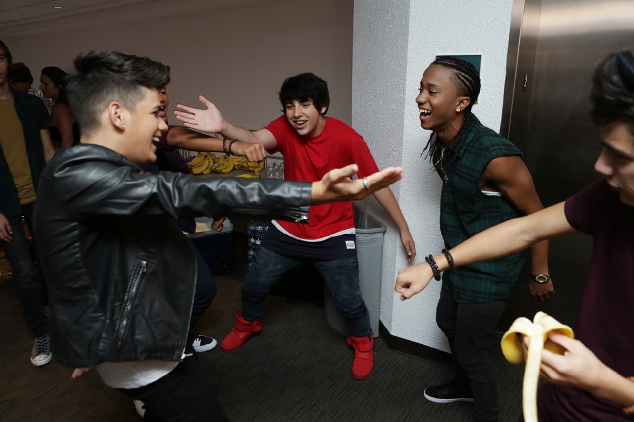 La presentación de los videos nos tuvo en el filo de las sillas. Ahora sit back, relax y mira todo lo que no salió en televisión.