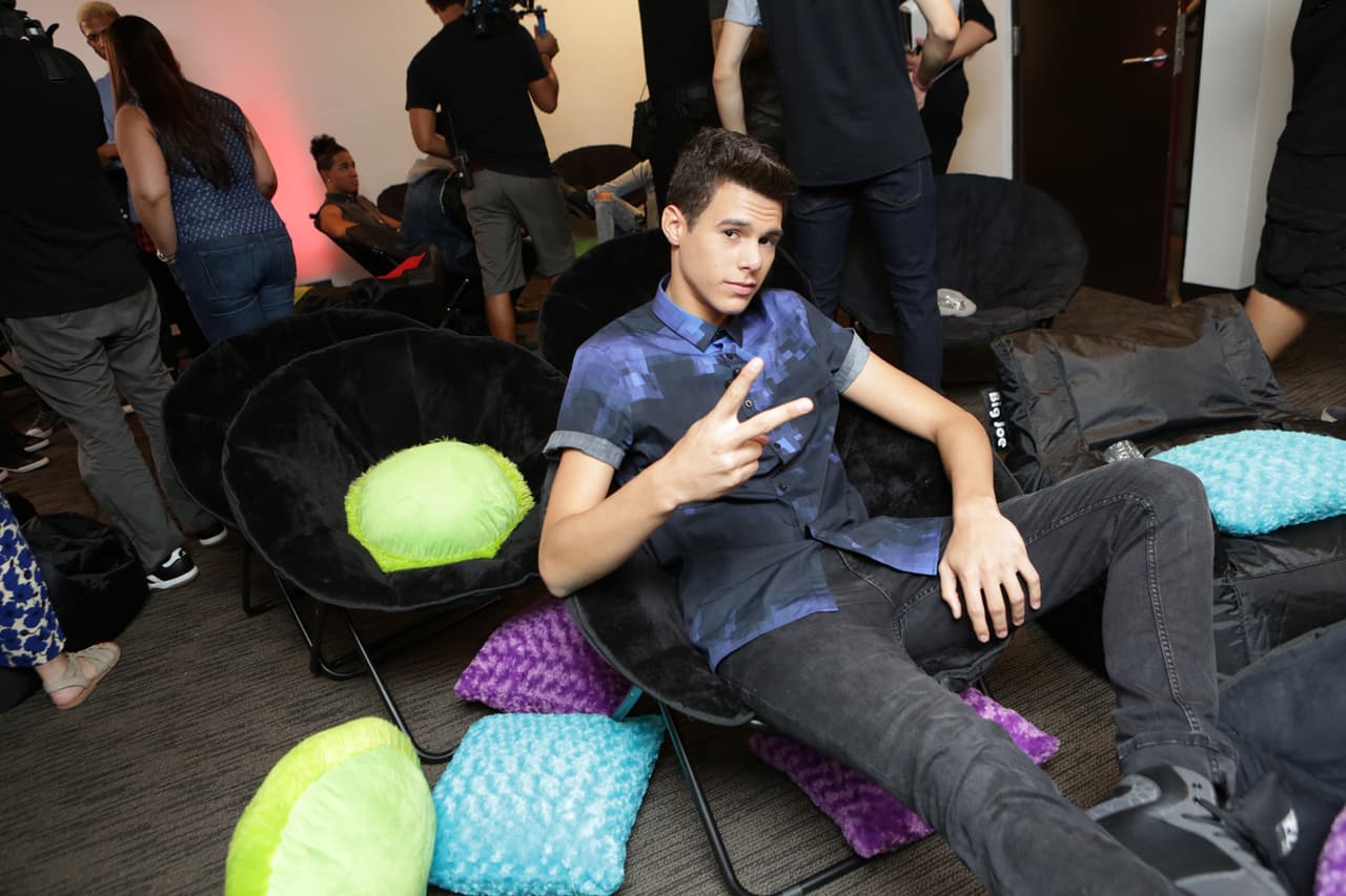 La presentación de los videos nos tuvo en el filo de las sillas. Ahora sit back, relax y mira todo lo que no salió en televisión.