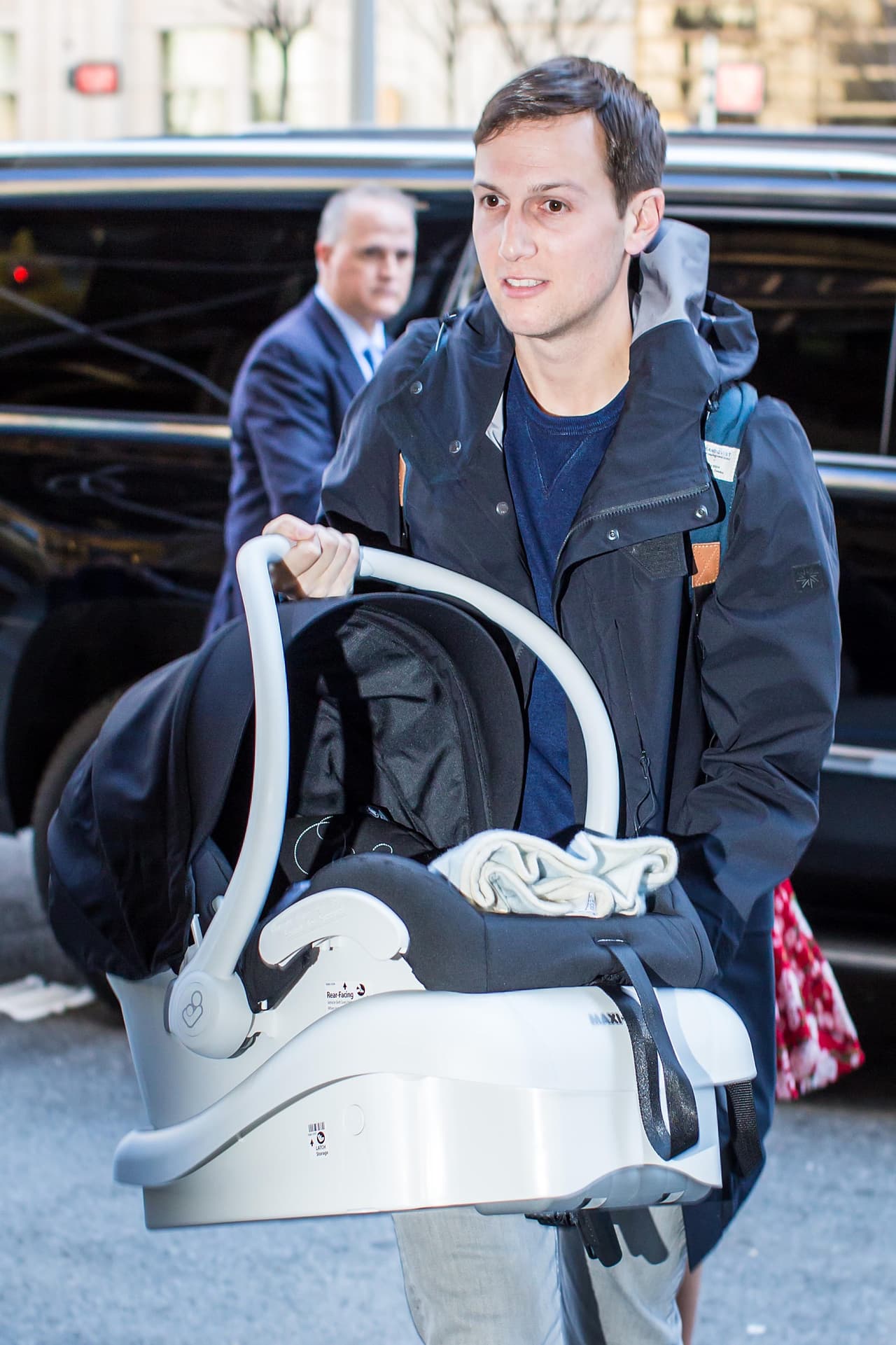 El papá listo para las noches de desvelo.