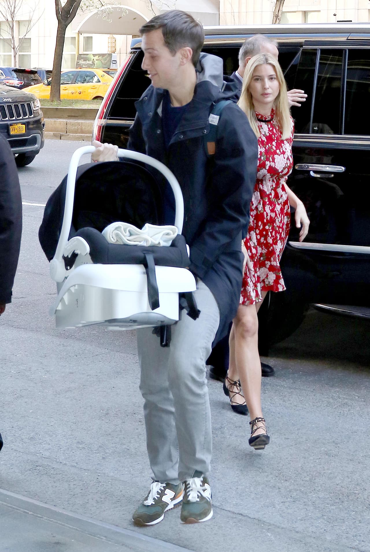 Aquí el nuevo integrante de la familia llegando a casa.