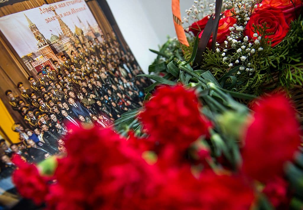 El Coro del Ejército Rojo fue fundado en 1928 por Alexandre Alexandrov y, desde entonces, ha reunido a unos 200 cantantes, músicos y bailarines que le han dado la vuelta al mundo. (Foto de Alexander Utkin/AFP/Getty Images)