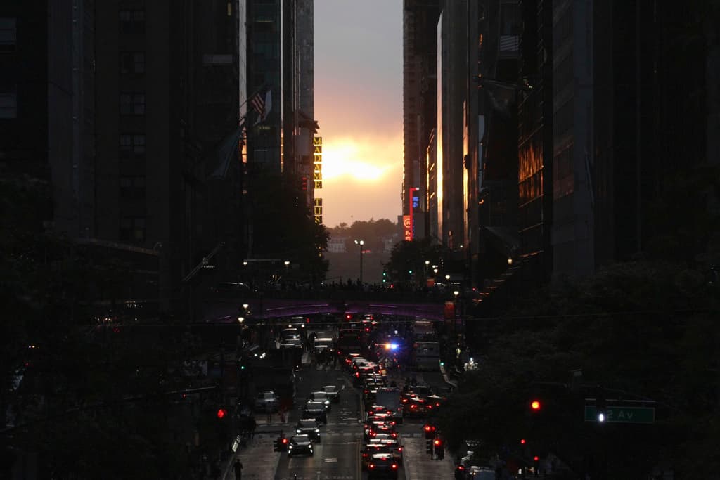 ¿Sabes qué es el Manhattanhenge inverso? Lo podrás apreciar este domingo y lunes