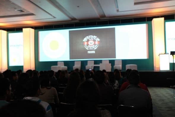 El primero se llama "De la pasión por emprender al modelo de negocio escalable".