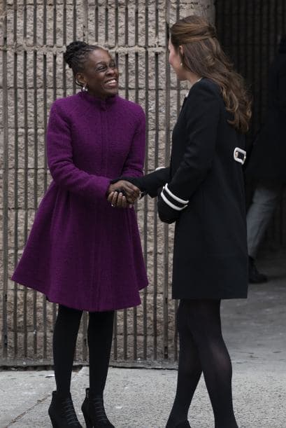 La duquesa de Cambridge hizo su primer acto oficial en solitario en Nueva York. Se presentó en el Northside Center para el desarrollo de los niños y ahí saludó a Chirlane McCray, esposa del actual alcalde de Nueva York.